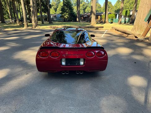 Used 2002 Chevrolet Corvette Coupe w/ Preferred Equipment Group1 RWD image 4
