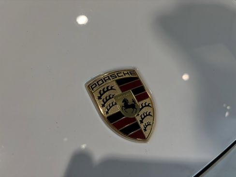 Used 2019 Porsche Cayenne E-Hybrid image 36