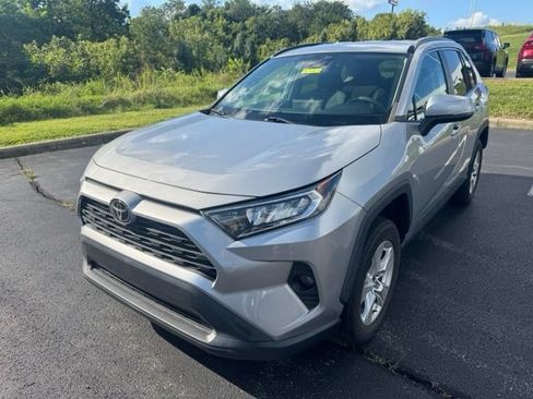 Used 2021 Toyota RAV4 XLE FWD image 7