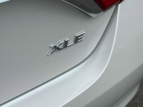 Used 2015 Toyota Camry XLE FWD image 8