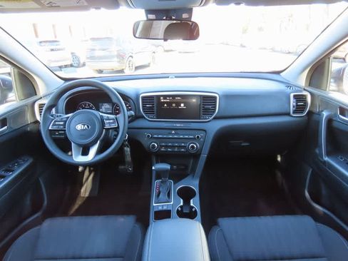 Used 2022 Kia Sportage LX image 17