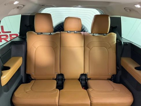 Used 2024 Land Rover Defender 130 S image 17