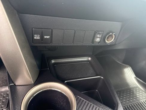 Used 2013 Toyota RAV4 XLE AWD/4WD image 28