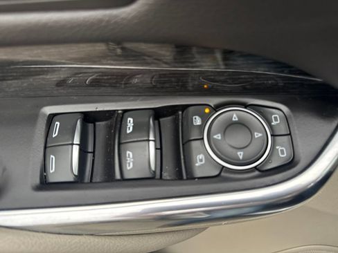 Used 2019 Cadillac XT4 Premium Luxury w/ Cold Weather Package image 25