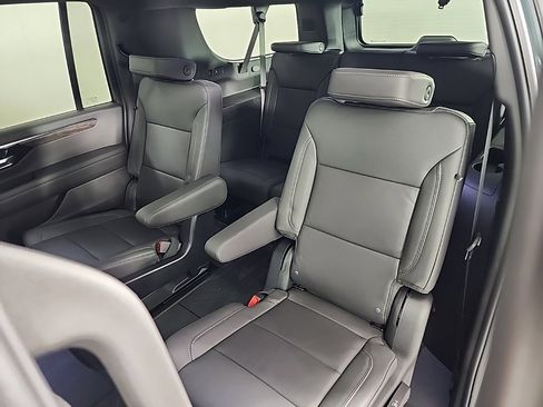 New 2026 Chevrolet Suburban Z71 w/ Comfort Package image 27