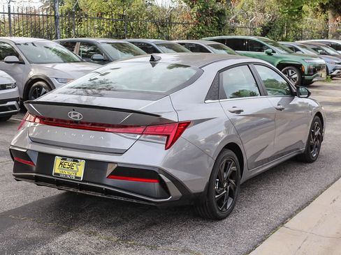 New 2026 Hyundai Elantra SEL Sport FWD image 4