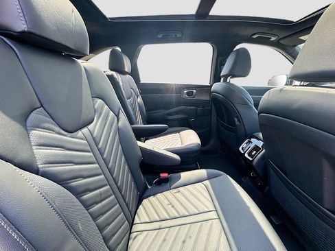Certified 2025 Kia Sorento SX Prestige image 30