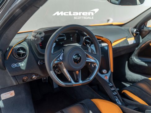 New 2026 McLaren 750S image 13