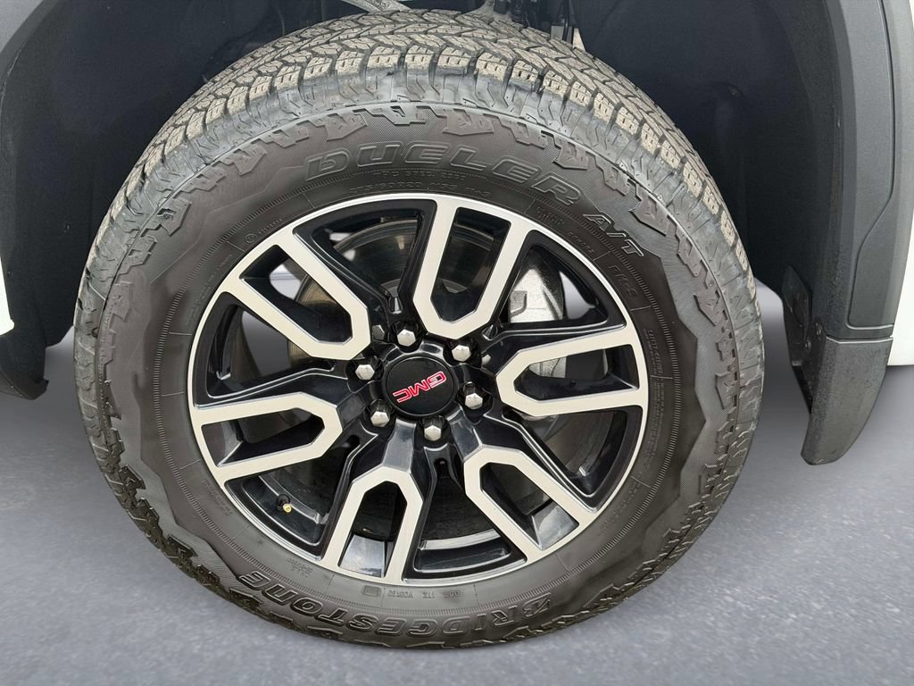 Used 2025 GMC Sierra 1500 AT4 w/ AT4 Premium Package AWD/4WD image 9