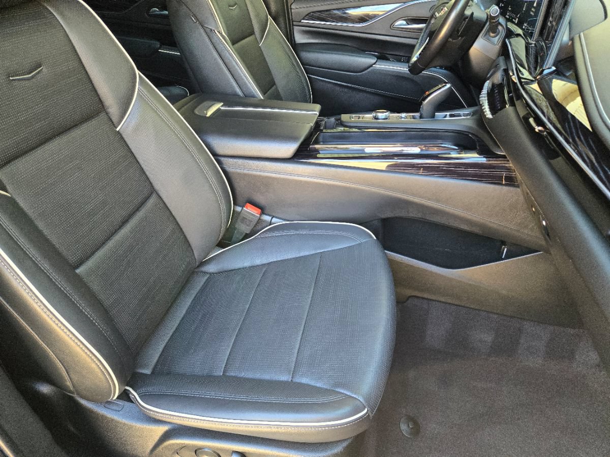 Used 2023 Cadillac Escalade ESV Sport w/ LPO, ONYX Package AWD/4WD image 27