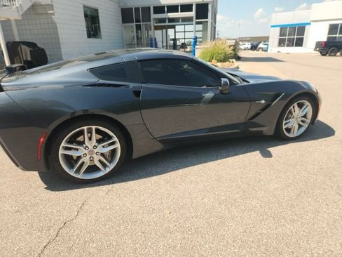 Used 2019 Chevrolet Corvette Stingray Coupe w/ 1LT RWD image 2