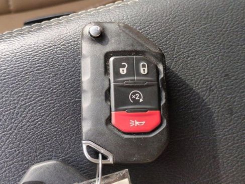 Used 2022 Jeep Wrangler Unlimited Sahara w/ Safety Group image 28