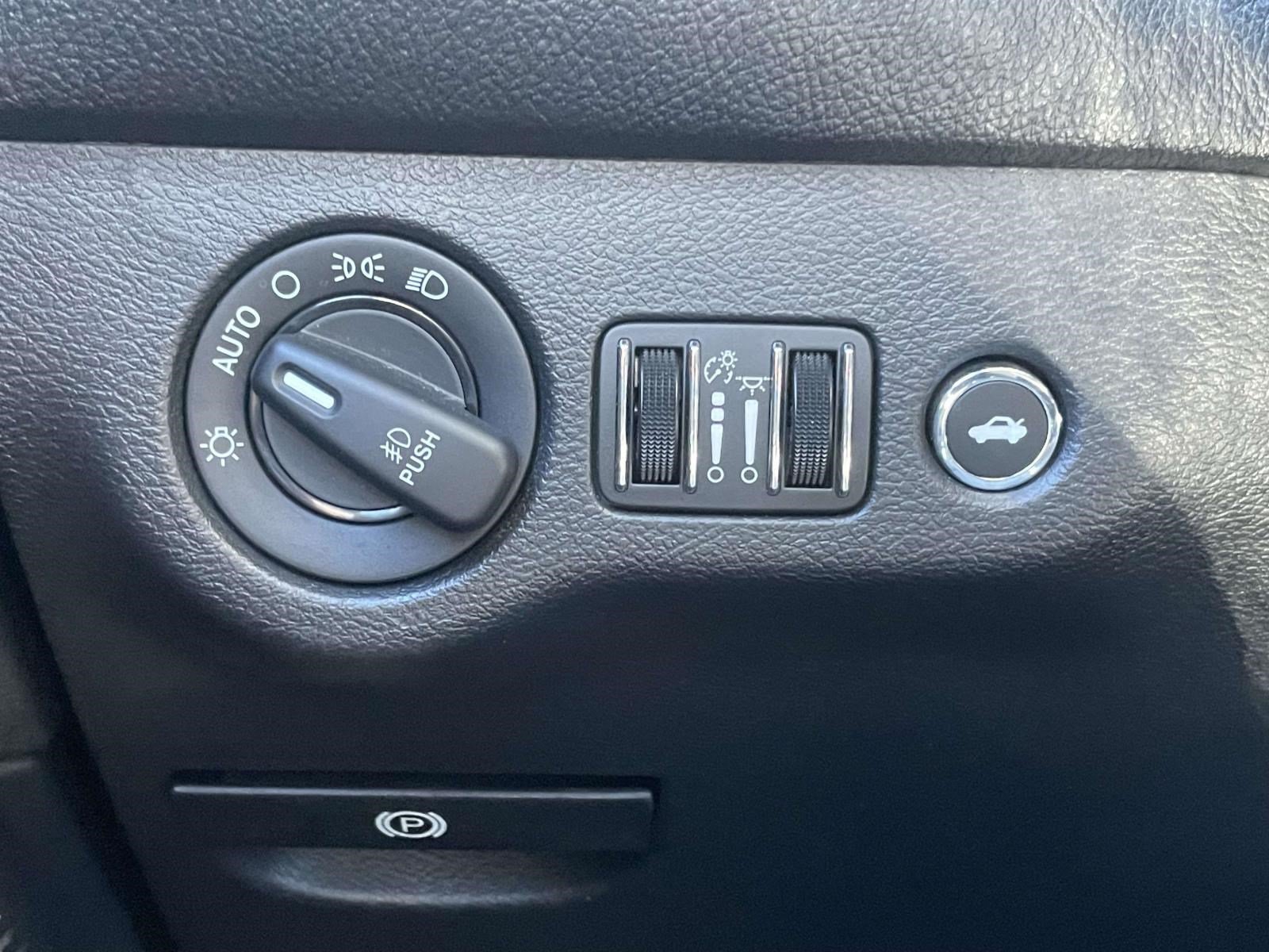 Used 2019 Dodge Challenger R/T w/ Cold Weather Group RWD image 15