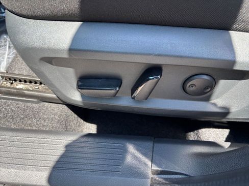 Used 2025 Nissan Rogue SV FWD image 23