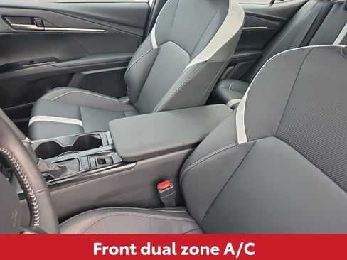 Used 2025 Toyota Camry SE w/ Multimedia Upgrade Package image 17