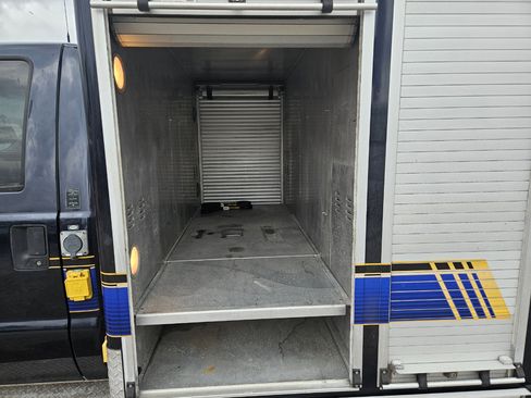 Used 2000 Ford F350 2WD Regular Cab DRW Super Duty image 27