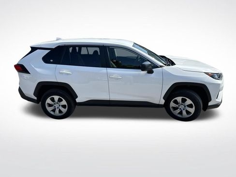 Used 2022 Toyota RAV4 LE AWD/4WD image 4