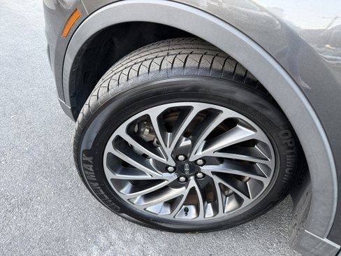 Used 2019 Lincoln Nautilus Reserve w/ Driver Assistance Package image 27