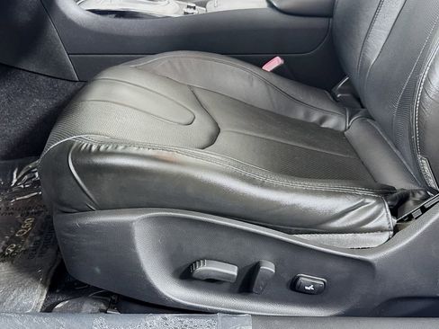 Used 2014 INFINITI Q60 Convertible w/ Premium Package image 22