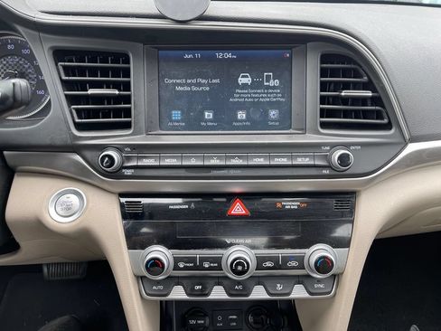 Used 2020 Hyundai Elantra Value Edition FWD image 8