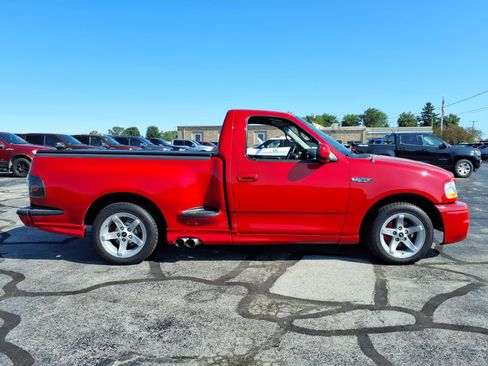 Used 2000 Ford F150 Lightning RWD image 2