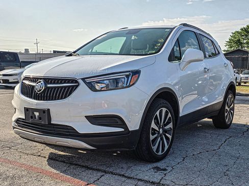 Used 2021 Buick Encore Preferred w/ Safety Package image 3