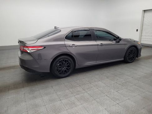 Used 2020 Toyota Camry LE image 10