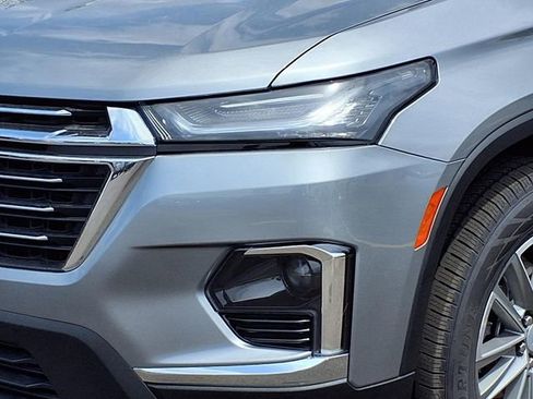Certified 2023 Chevrolet Traverse LT FWD image 32