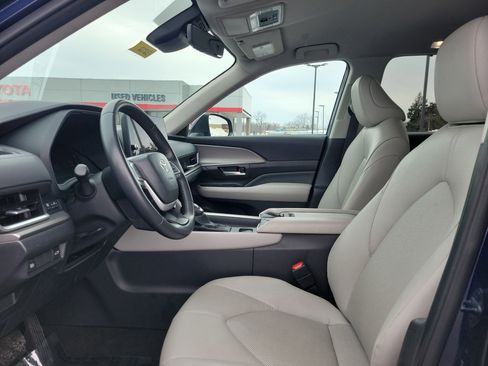 Used 2024 Toyota Grand Highlander XLE image 15