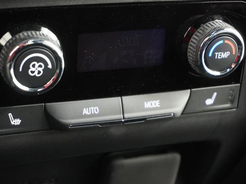 Used 2025 Chevrolet Traverse High Country image 39