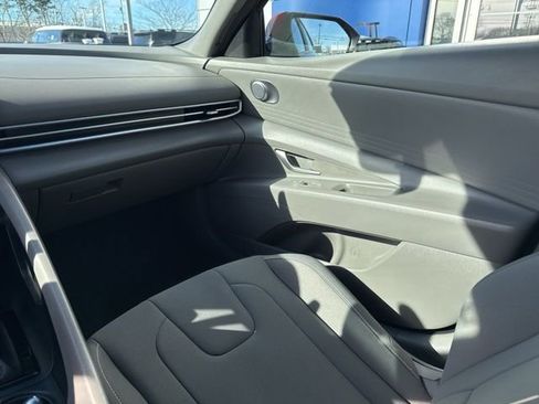 Certified 2024 Hyundai Elantra SEL image 41