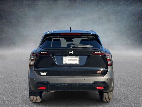 New 2026 Nissan Kicks SR image 3