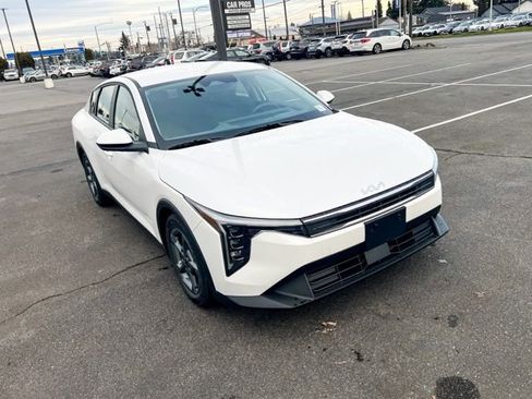 New 2025 Kia K4 LXS image 6