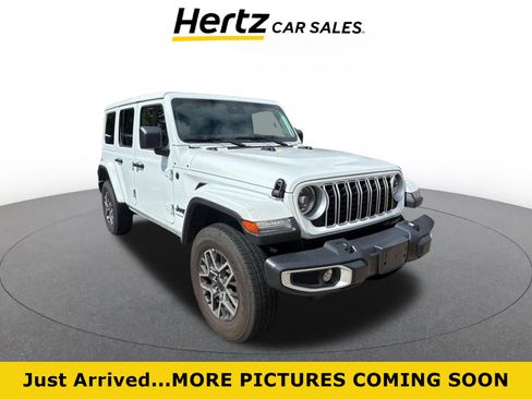 Used 2025 Jeep Wrangler Unlimited Sahara AWD/4WD image 1