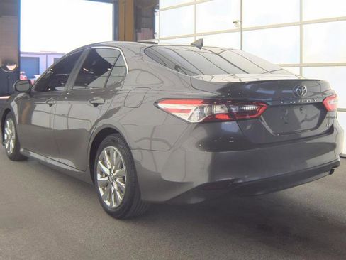 Used 2019 Toyota Camry LE image 5
