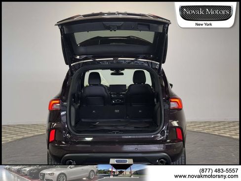 Used 2023 Ford Escape ST-Line Select w/ Tech Pack #2 AWD/4WD image 9