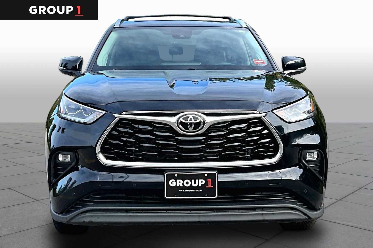 Used 2023 Toyota Highlander Limited AWD/4WD image 4