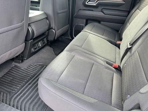 Used 2025 Chevrolet Silverado 3500 LT image 14