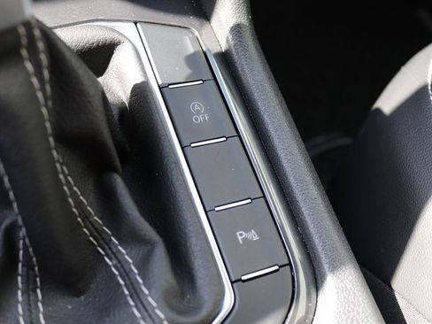 Used 2022 Volkswagen Tiguan SE R-Line FWD image 12