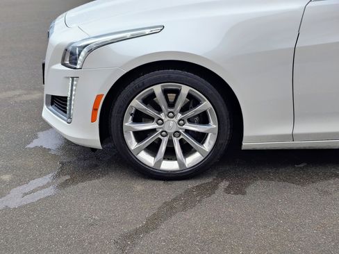 Used 2018 Cadillac CTS Luxury image 9