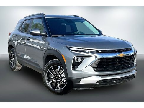 New 2026 Chevrolet TrailBlazer LT w/ Driver Confidence Package FWD image 2