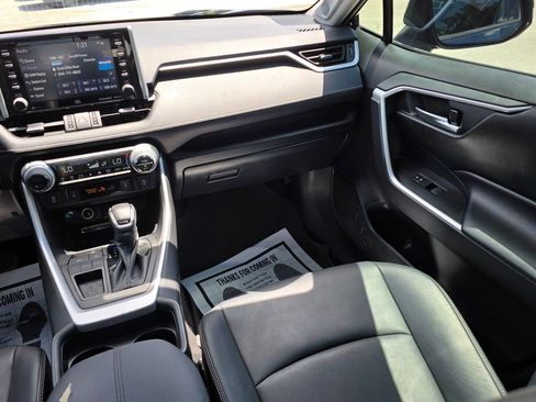 Used 2021 Toyota RAV4 XLE Premium FWD image 36