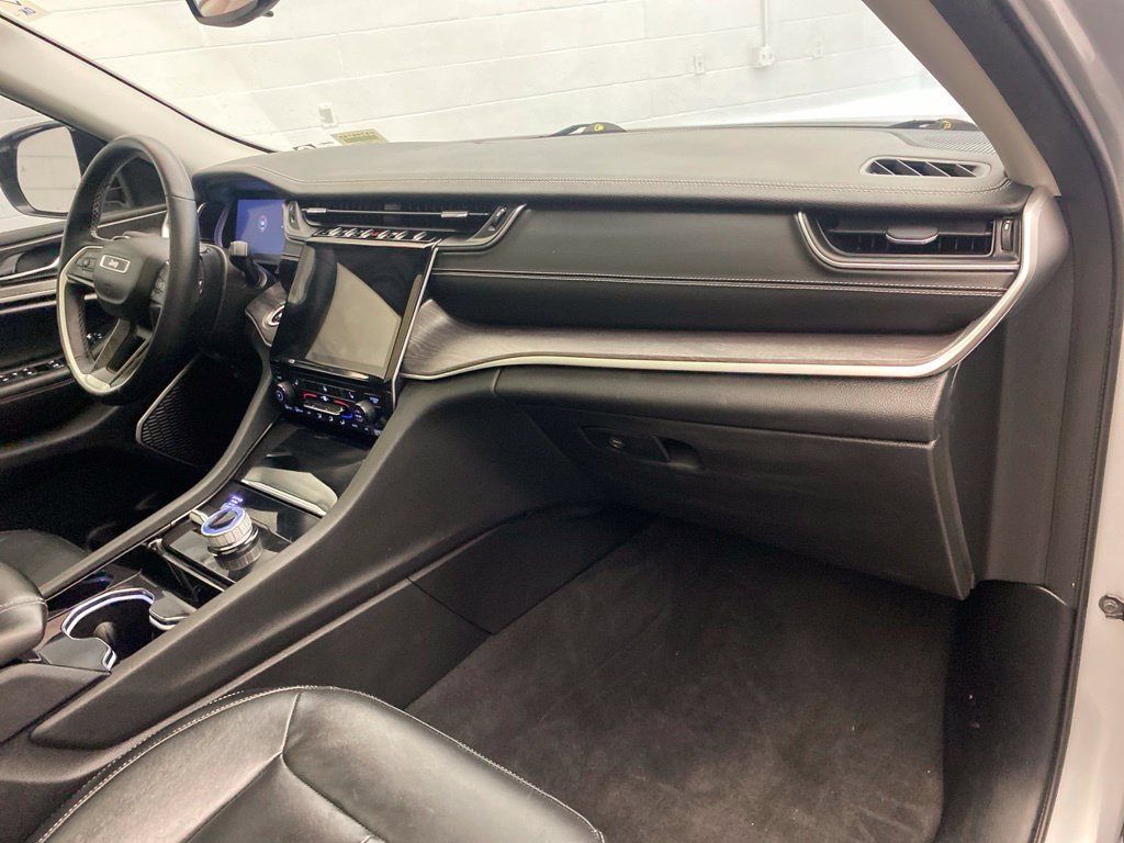 Used 2021 Jeep Grand Cherokee L Limited AWD/4WD image 25