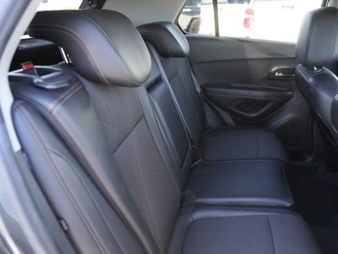 Used 2017 Chevrolet Trax LT w/ LT Convenience Package image 16