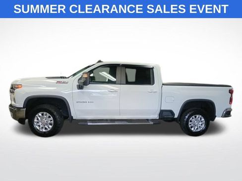 Used 2022 Chevrolet Silverado 2500 LT w/ Convenience Package AWD/4WD image 2