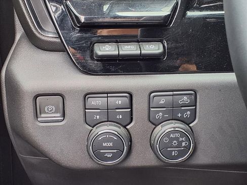 Used 2024 Chevrolet Silverado 1500 ZR2 w/ Technology Package image 20