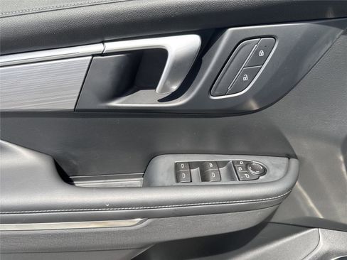 Used 2026 Buick Enclave Preferred FWD image 17