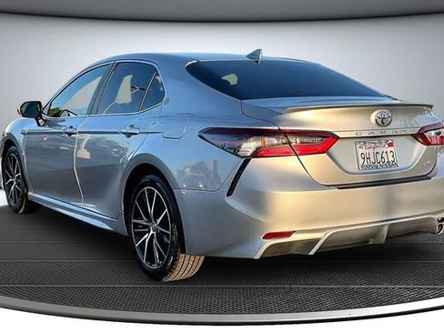 Used 2023 Toyota Camry SE w/ Convenience Package image 4