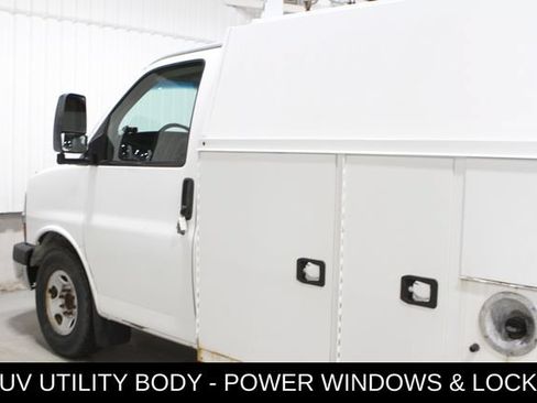 Used 2014 Chevrolet Express 3500 RWD image 23