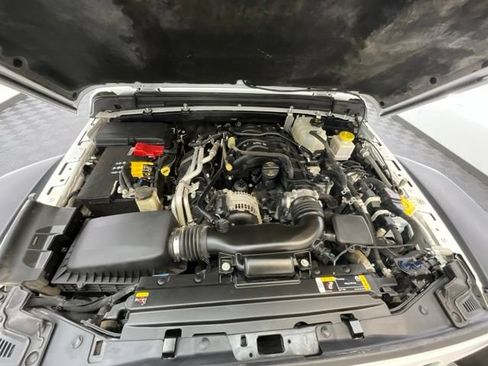 Used 2023 Jeep Gladiator Rubicon w/ Cold Weather Group AWD/4WD image 23